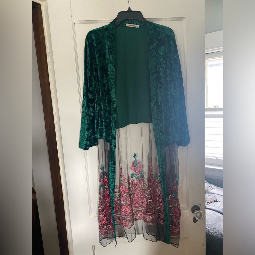 Ana&Kate Green Velvet and Floral Shawl
